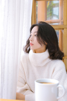 二次元女生开襟开叉裙穿搭壁纸